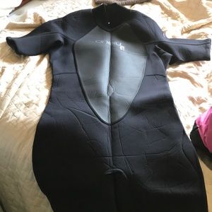 O’Neil black summer wet suit